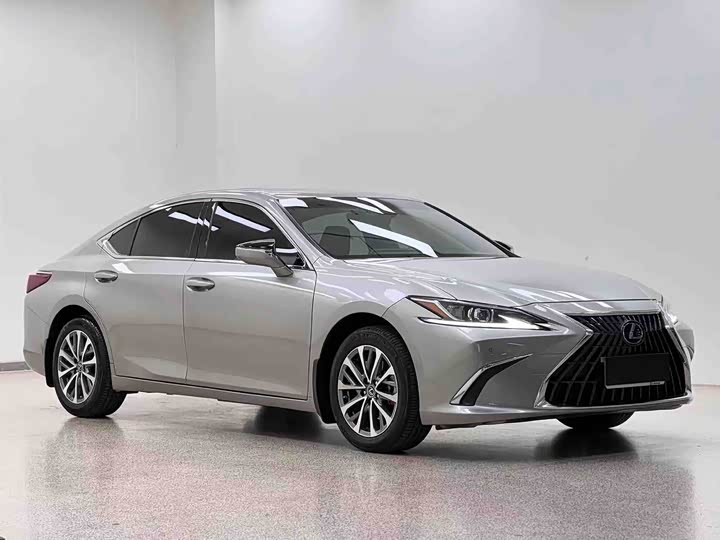 Lexus ES, 2022 — фото 3 из 9