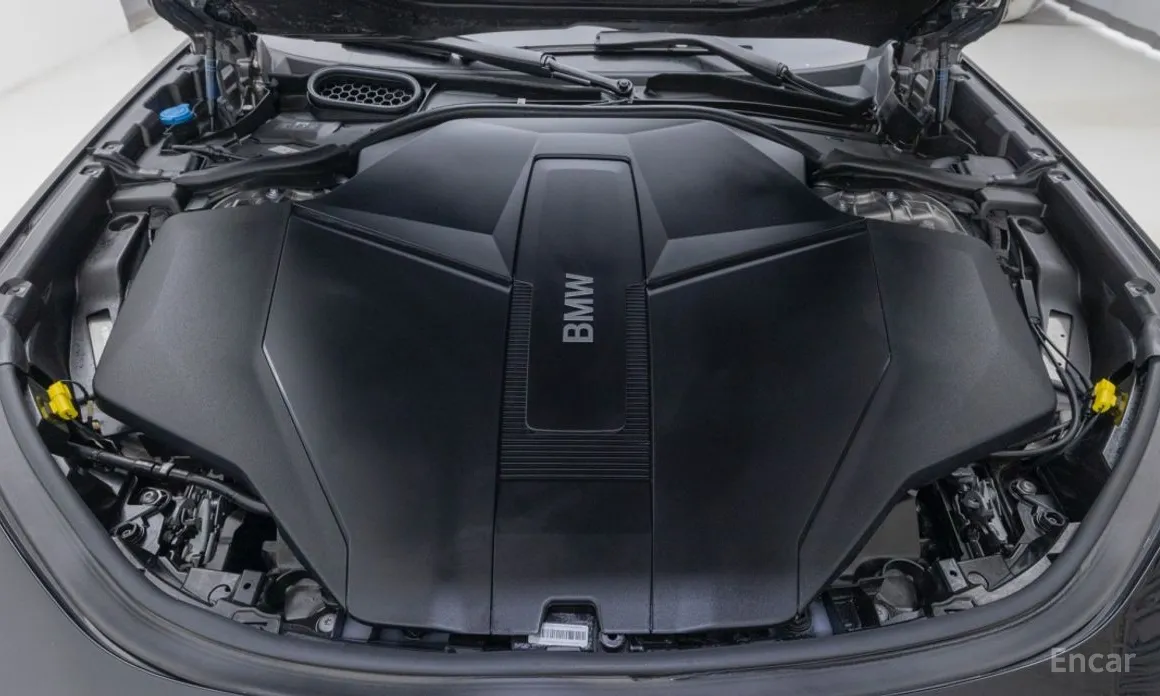 BMW i7, 2025 — фото 8 из 12