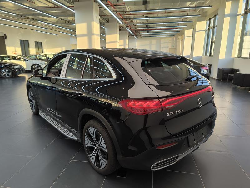 Mercedes-Benz EQE SUV, 2025 — фото 4 из 12