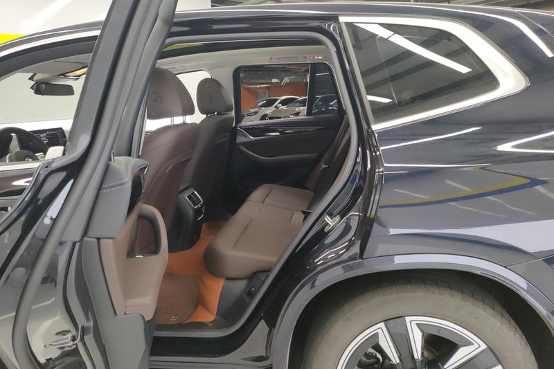 BMW iX3, 2022 — фото 11 из 12