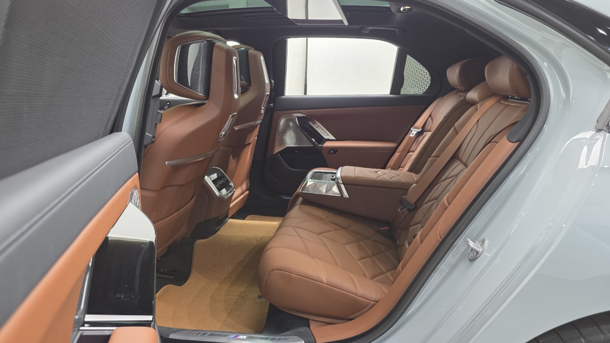 BMW 7 Series, 2025 — фото 11 из 12