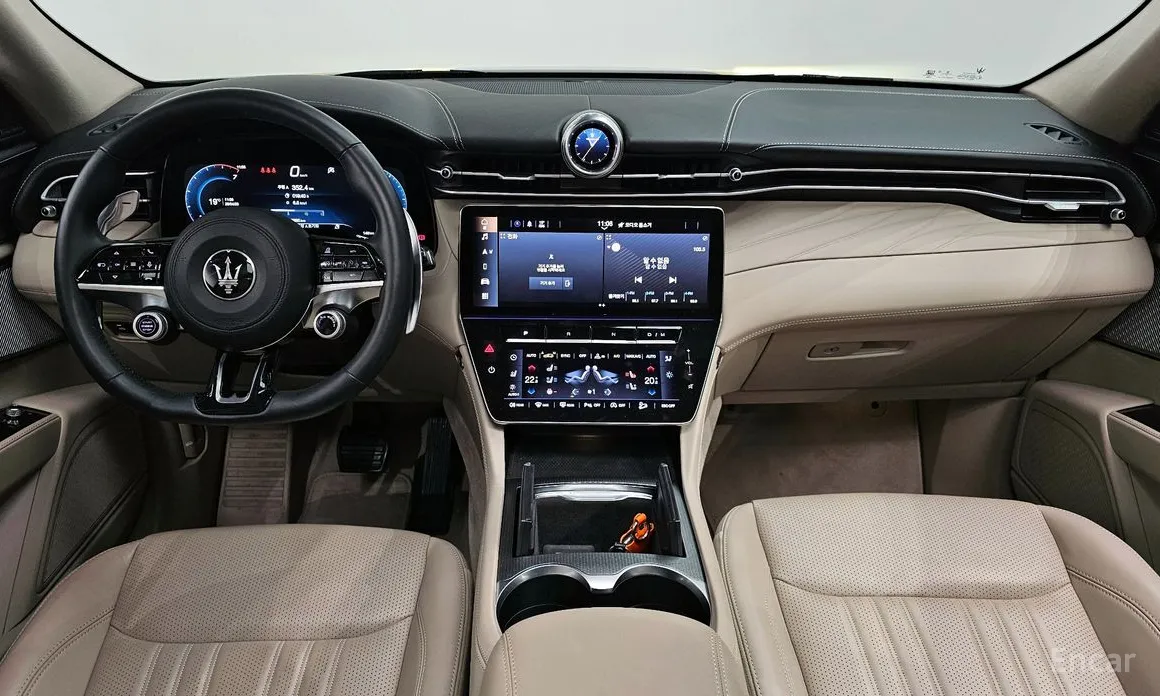 Maserati Grecale, 2023 — фото 7 из 12