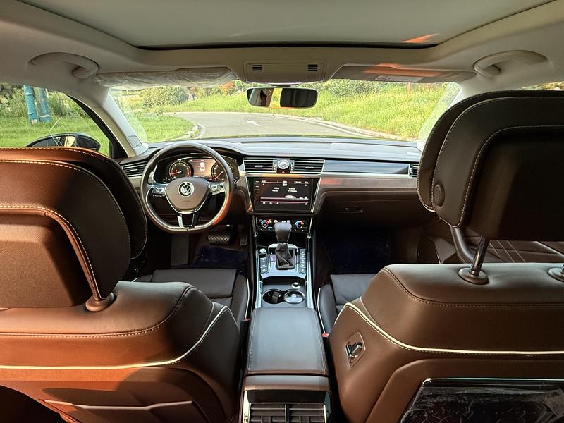 Volkswagen Phideon, 2022 — фото 7 из 10