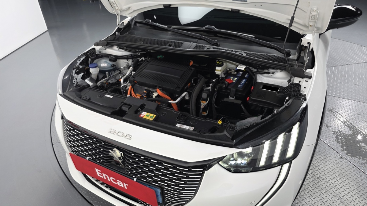 Peugeot 208, 2023 — фото 6 из 12