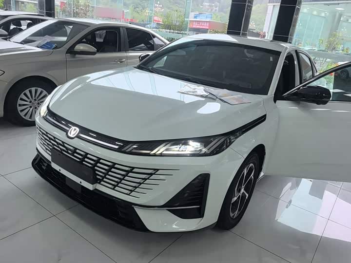 Changan Eado Plus, 2026 — фото 4 из 9