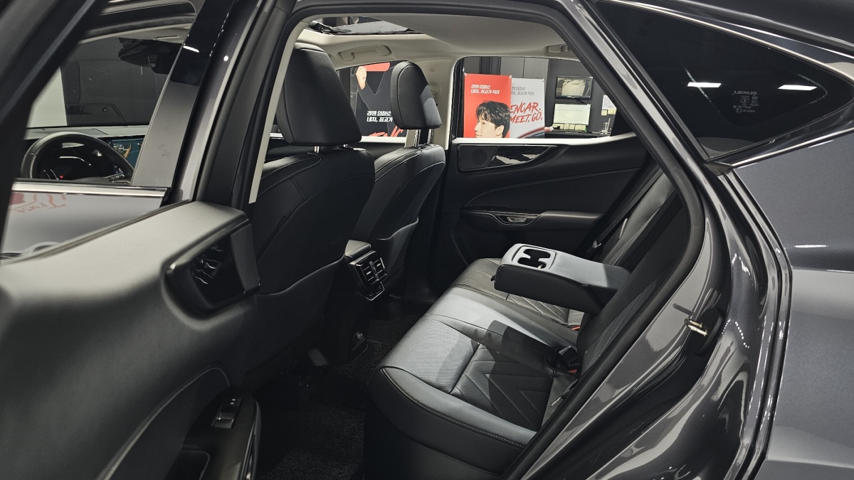 Lexus NX, 2023 — фото 11 из 12