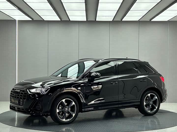 Audi Q3, 2022 — купить в Калуге под ключ
