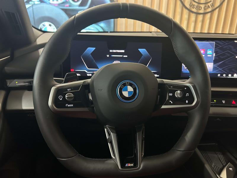 BMW i5, 2025 — фото 7 из 10