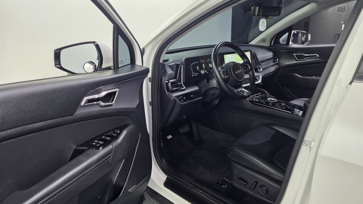 Kia Sportage, 2023 — фото 10 из 12