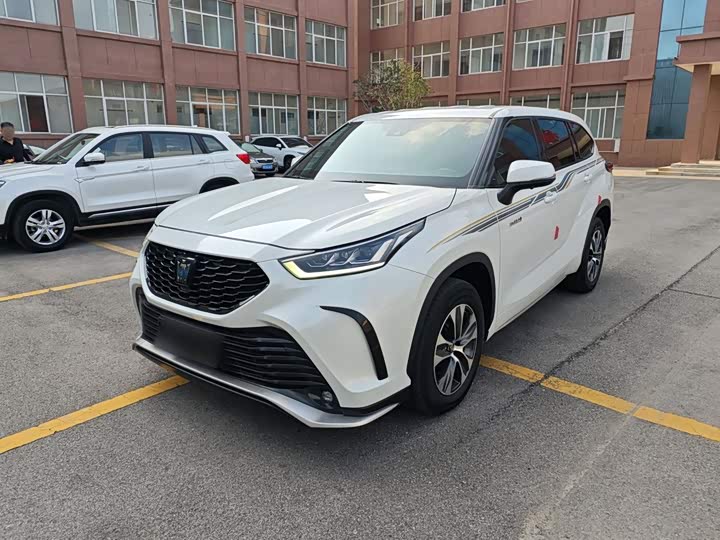 Toyota Crown Kluger, 2022 — купить в Калуге под ключ
