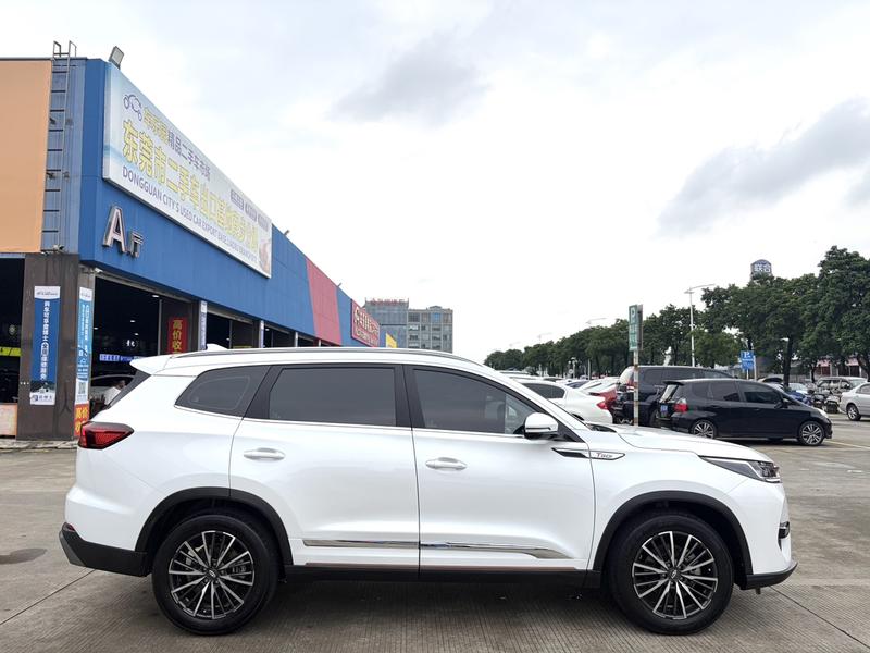 Chery Tiggo 8 Pro, 2023 — фото 8 из 12
