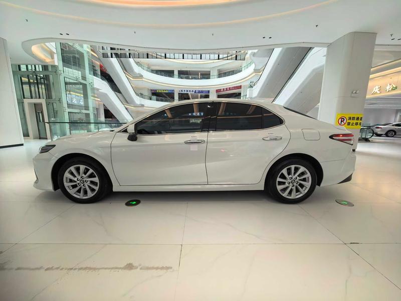 Toyota Camry, 2021 — фото 4 из 12