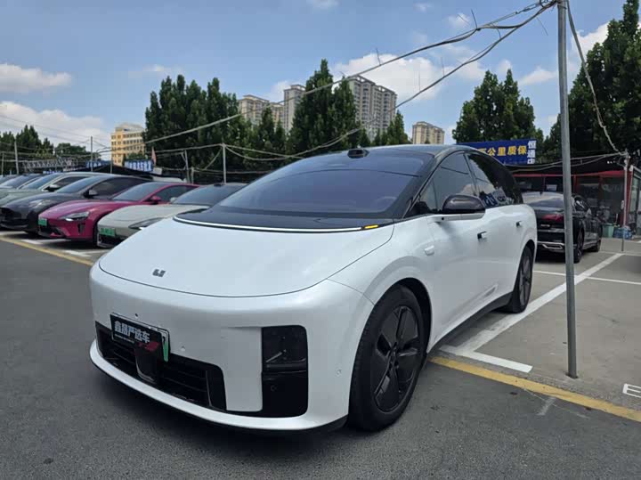 LiXiang i8, 2025 — купить в Белгороде под ключ