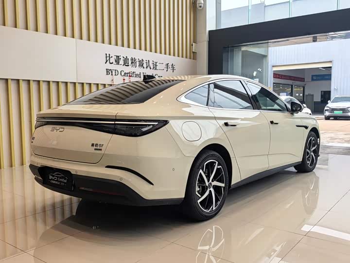 BYD Seal 07 DM-i Hybrid, 2025 — фото 6 из 9