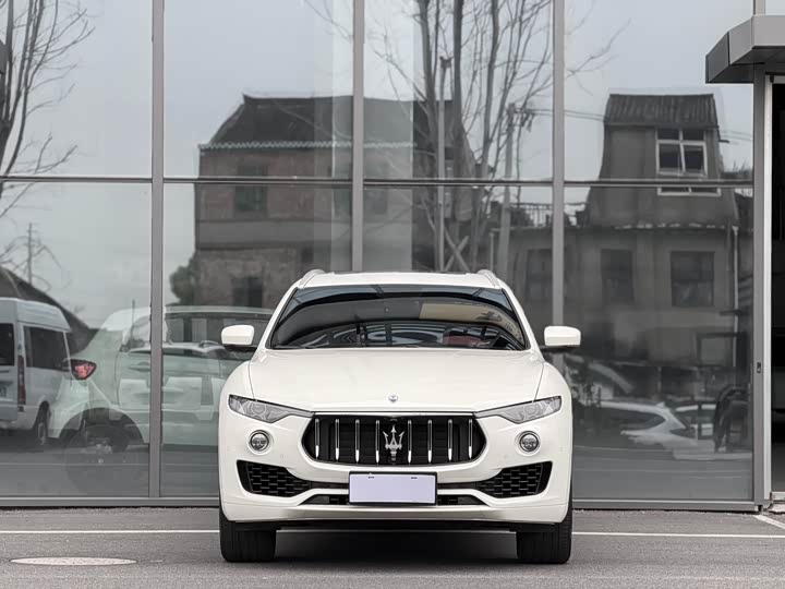 Maserati Levante, 2022 — фото 2 из 9