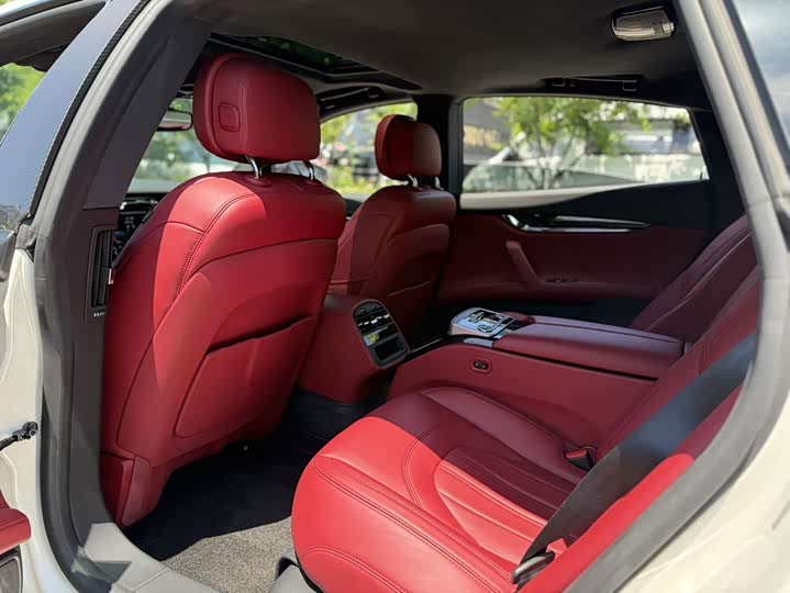 Maserati Quattroporte, 2023 — фото 7 из 7
