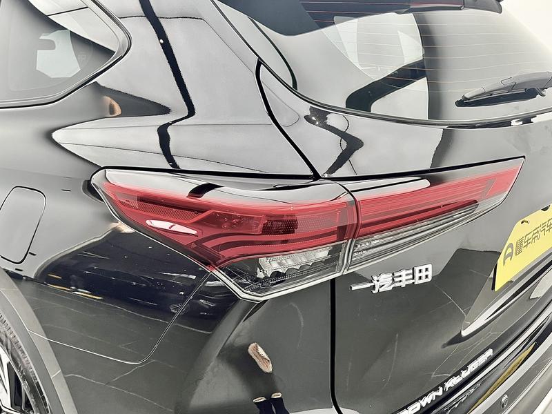 Toyota Crown Kluger, 2022 — фото 10 из 12