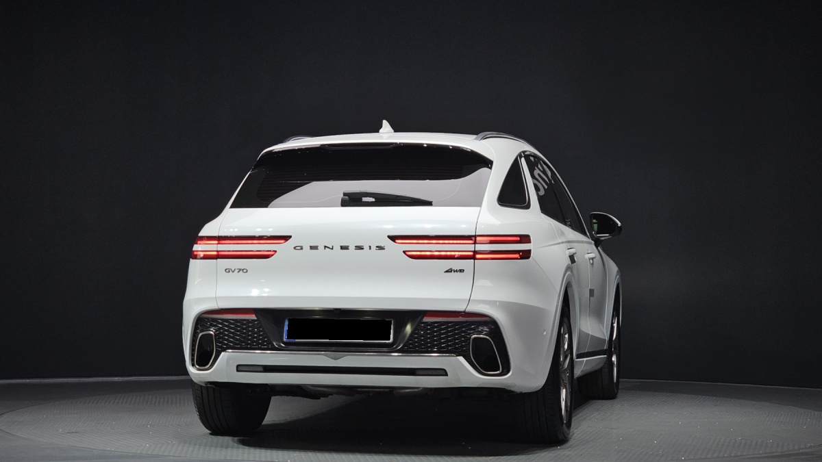 Genesis GV70, 2022 — фото 4 из 12