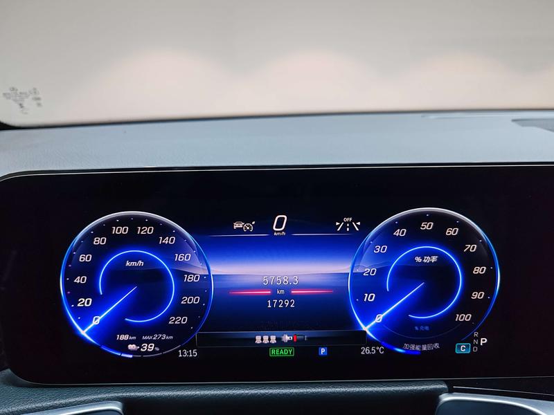 Mercedes-Benz EQB, 2024 — фото 9 из 12