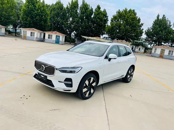 Volvo XC60 Hybrid, 2026 — купить в Костроме под ключ