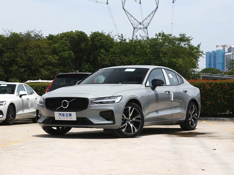 Volvo S60, 2026 — купить в Саратове под ключ