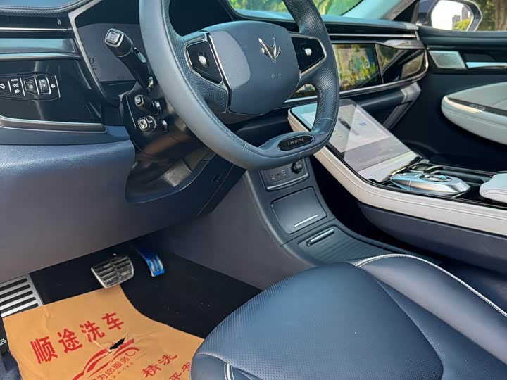 BAIC Arcfox Alpha T, 2023 — фото 5 из 9