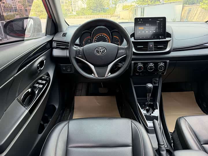 Toyota Yaris L Hatchback, 2022 — фото 8 из 9
