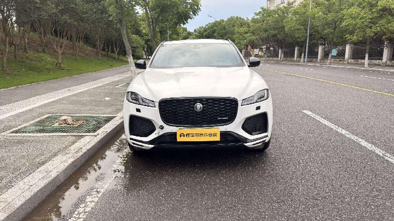 Jaguar F-Pace, 2023 — фото 2 из 9