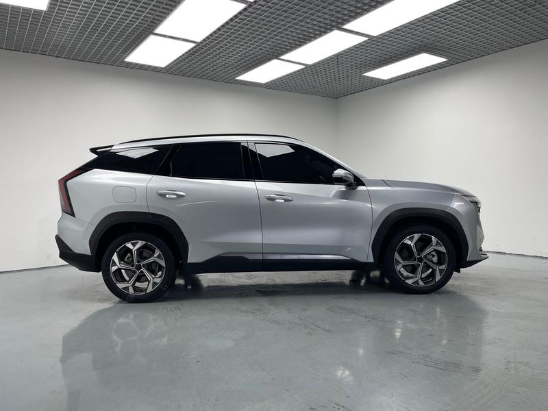 Geely Atlas L, 2023 — фото 8 из 12