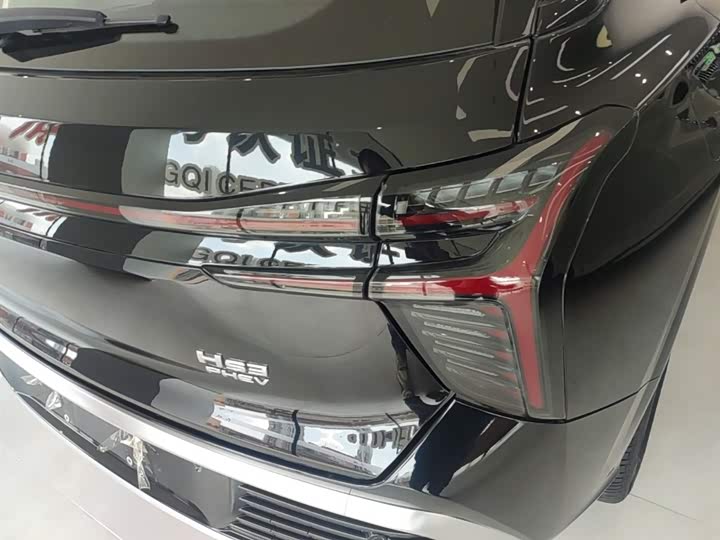 Hongqi HS3 Hybrid, 2025 — фото 8 из 9