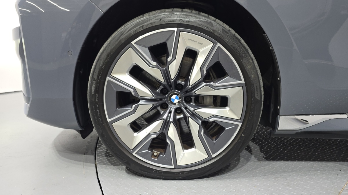 BMW i7, 2023 — фото 5 из 12