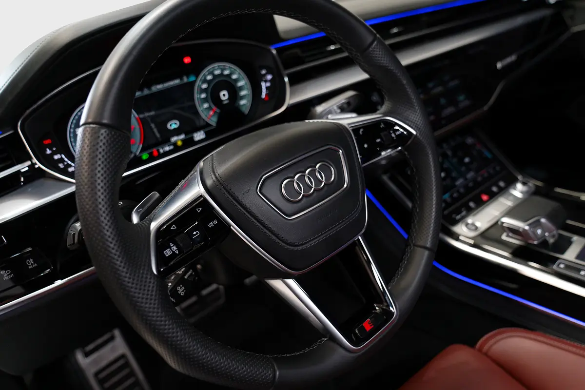 Audi A8, 2023 — фото 10 из 10