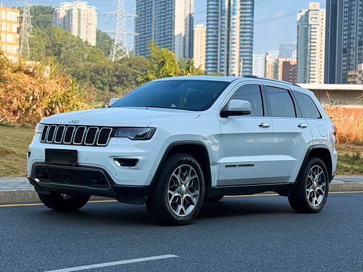 Jeep Grand Cherokee, 2022 — купить в Калуге под ключ