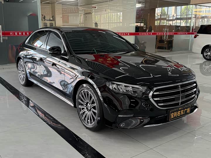 Mercedes-Benz E-Class, 2025 — фото 4 из 9