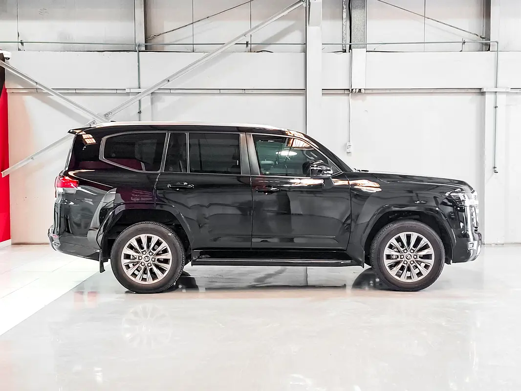 Toyota Land Cruiser, 2024 — фото 4 из 10