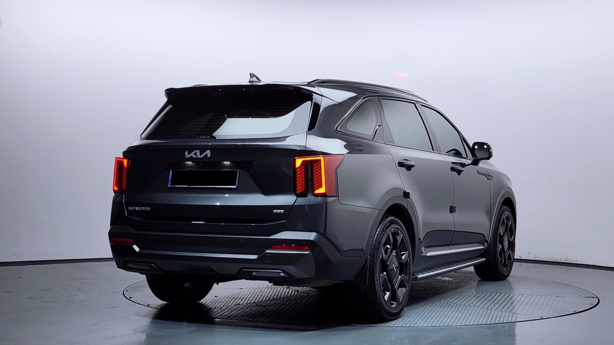 Kia Sorento, 2023 — фото 2 из 12