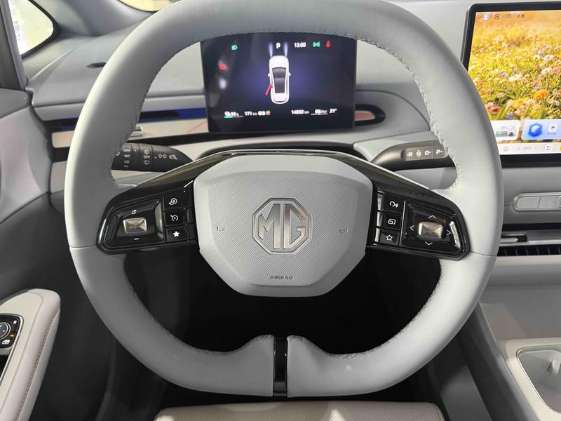 MG Motor 4 EV, 2025 — фото 10 из 12