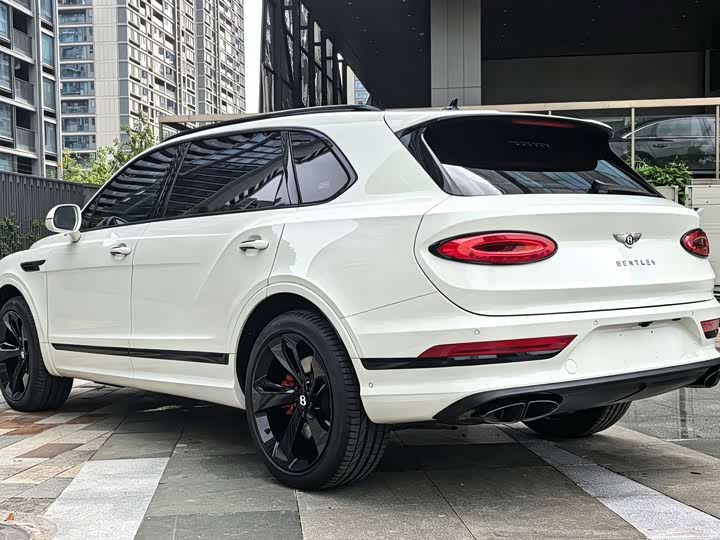 Bentley Bentayga, 2024 — фото 6 из 9