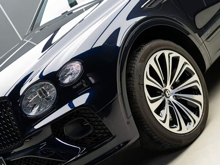 Bentley Bentayga, 2024 — фото 3 из 9