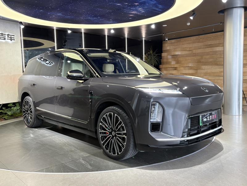 Nio ES8, 2025 — фото 3 из 12