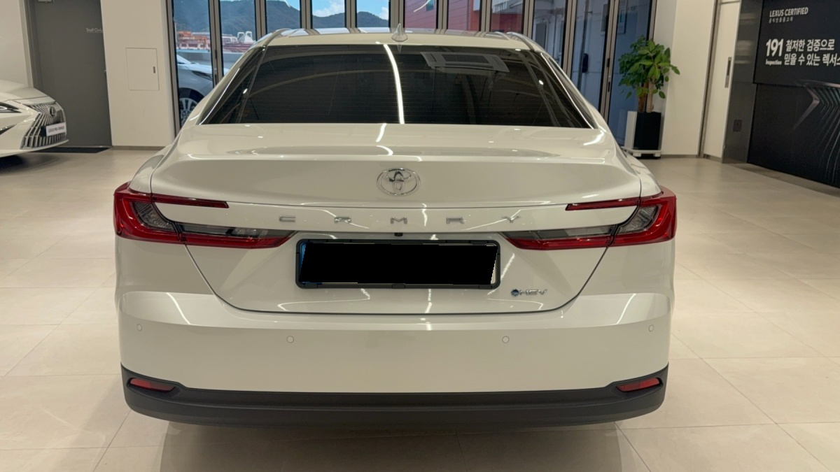 Toyota Camry, 2025 — фото 4 из 12
