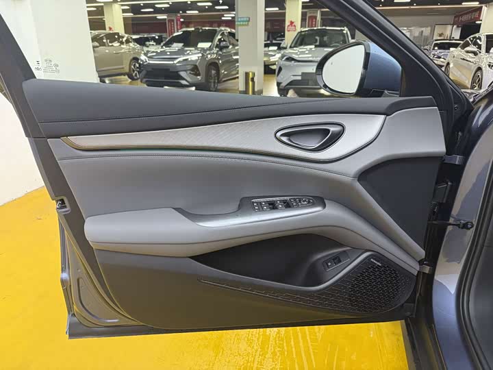 BYD Seal 07 DM-i Hybrid, 2025 — фото 3 из 9