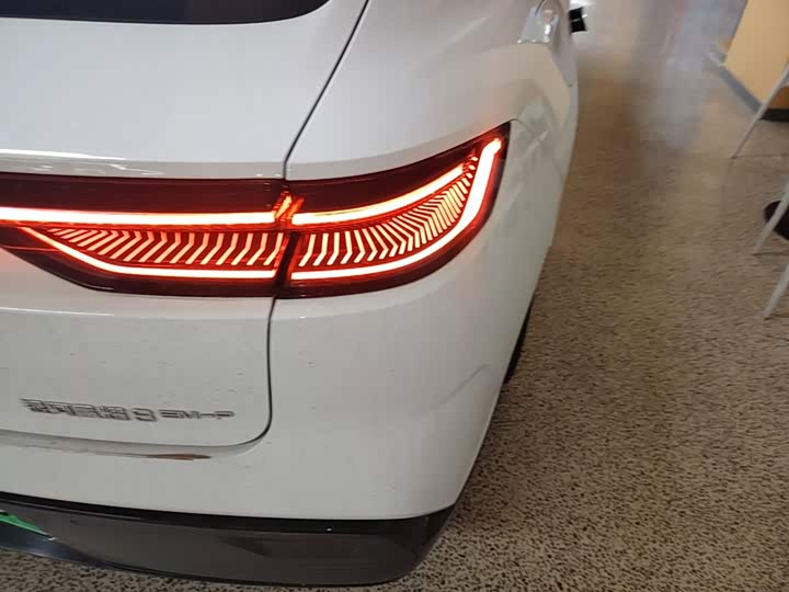 Geely Galaxy Starshine 8 EM-i, 2025 — фото 8 из 9