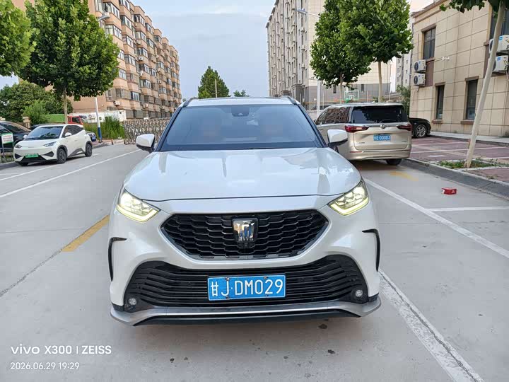 Toyota Crown Kluger, 2022 — купить в Калуге под ключ