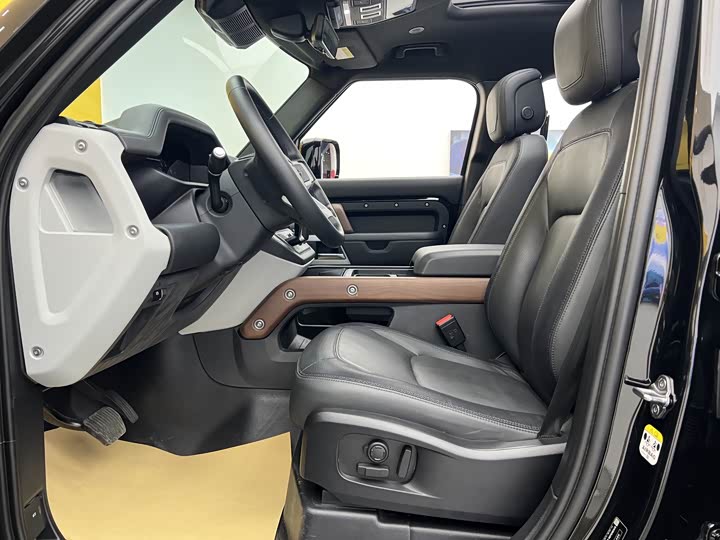 Land Rover Defender, 2023 — фото 3 из 9