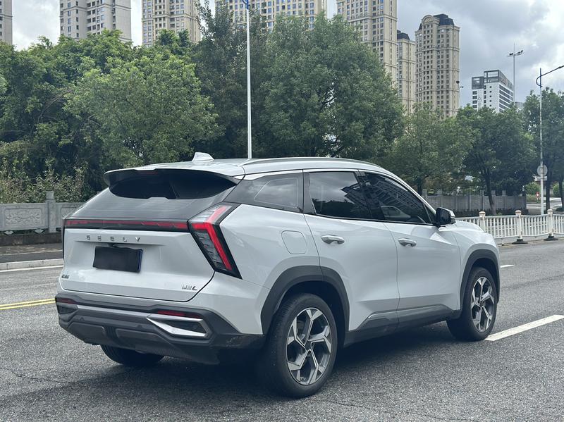 Geely Atlas L, 2024 — фото 6 из 12