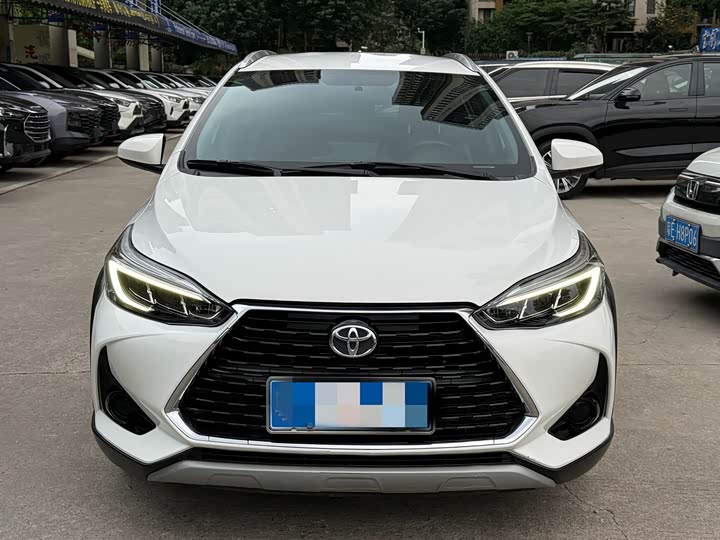 Toyota Yaris L Hatchback, 2023 — фото 2 из 9