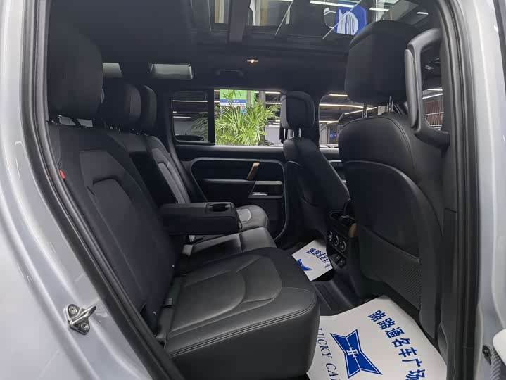 Land Rover Defender, 2023 — фото 9 из 9