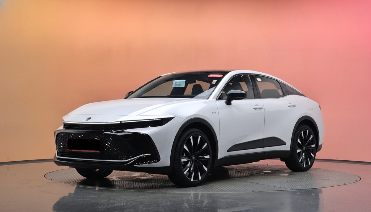 Toyota Crown, 2026 — купить в Уфе под ключ