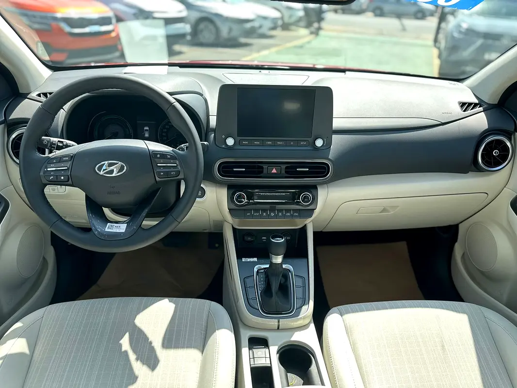 Hyundai Kona, 2023 — фото 7 из 10